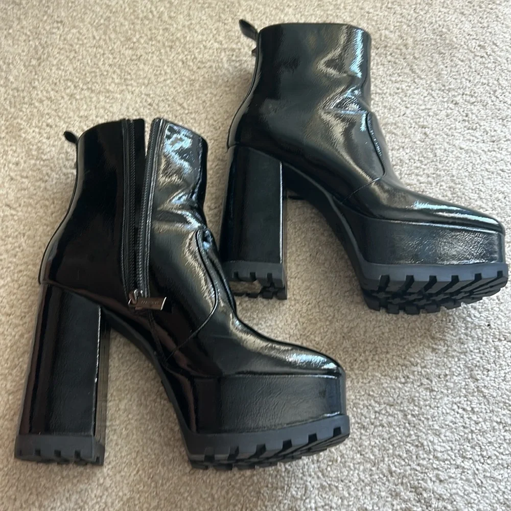 New Michael Kors Enya Platform faux patent leather boots